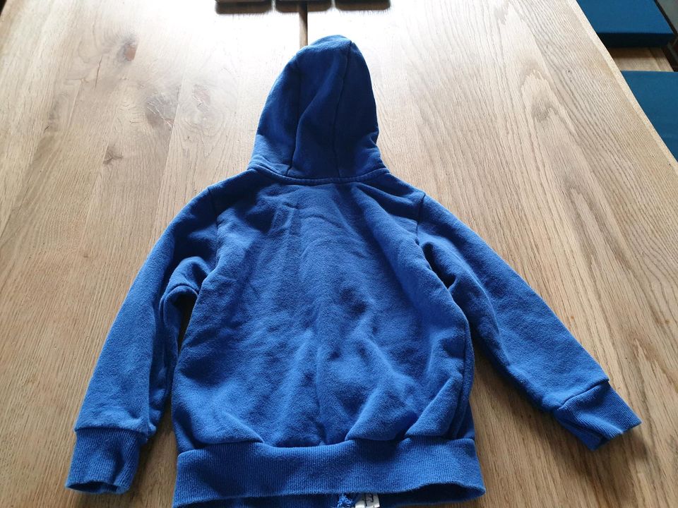 Gr. 98 / 104 Sweatshirtjacke blau Jungen Sweatshirt Jacke in Neckartenzlingen