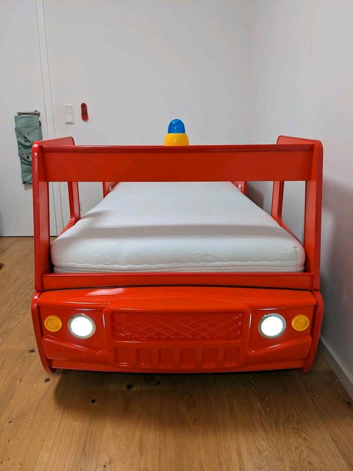 Kinder Komplett Feuerwehr Bett 90x200 LED + Lattenrost + Matratze in Vaterstetten