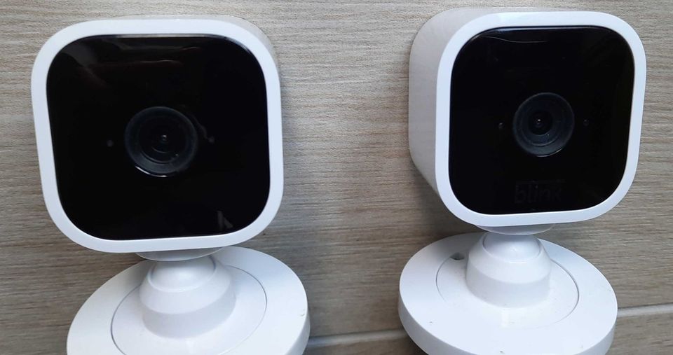 2x Blink Mini smarte Überwachungskamera Kamera für innen wie NEU in Güstrow