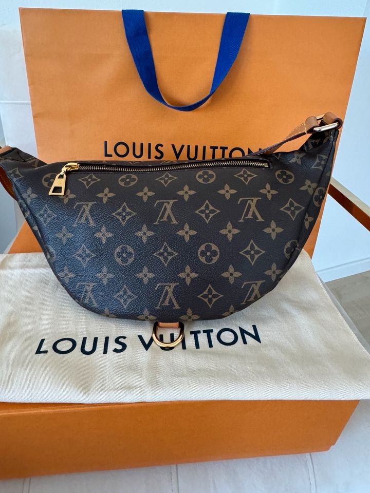 Louis Vuitton Bumbag Monogram in Forst