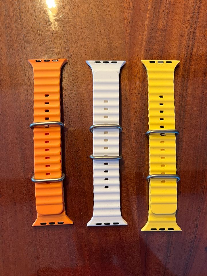 Apple Watch 6 verschiedene Apple Watch 45 Armbänder in Unterdietfurt