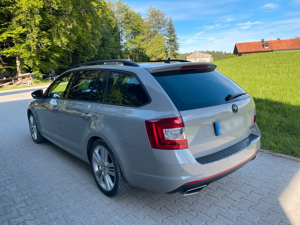 Skoda Octavia RS 2,0 TDI DSG Sportpaket in Maitenbeth