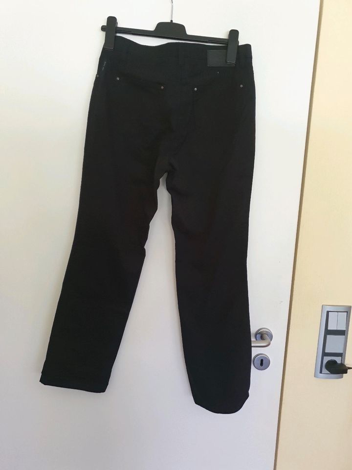 Brax Hose schwarz 38K in Mölln