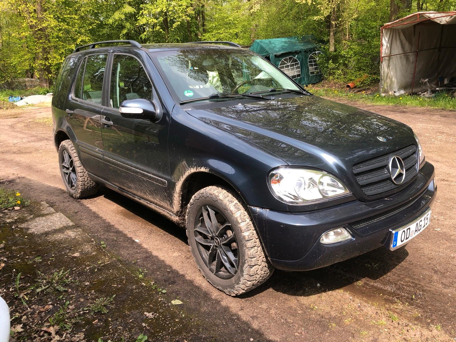 Abbildung des Autos Mercedes Benz ML 270 CDI…