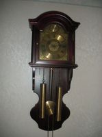 Wanduhr aus Mahagoni-Holz Hessen - Eltville Vorschau