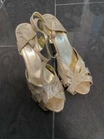 Sandalen riemchen pumps Sandaletten gold beige high heels Nordrhein-Westfalen - Ratingen Vorschau