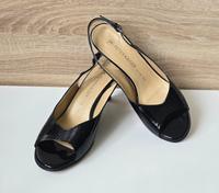 Peter Kaiser Lackleder Peeptoes Pumps Kitten Heels Schwarz Gr. 41 Nürnberg (Mittelfr) - Nordstadt Vorschau
