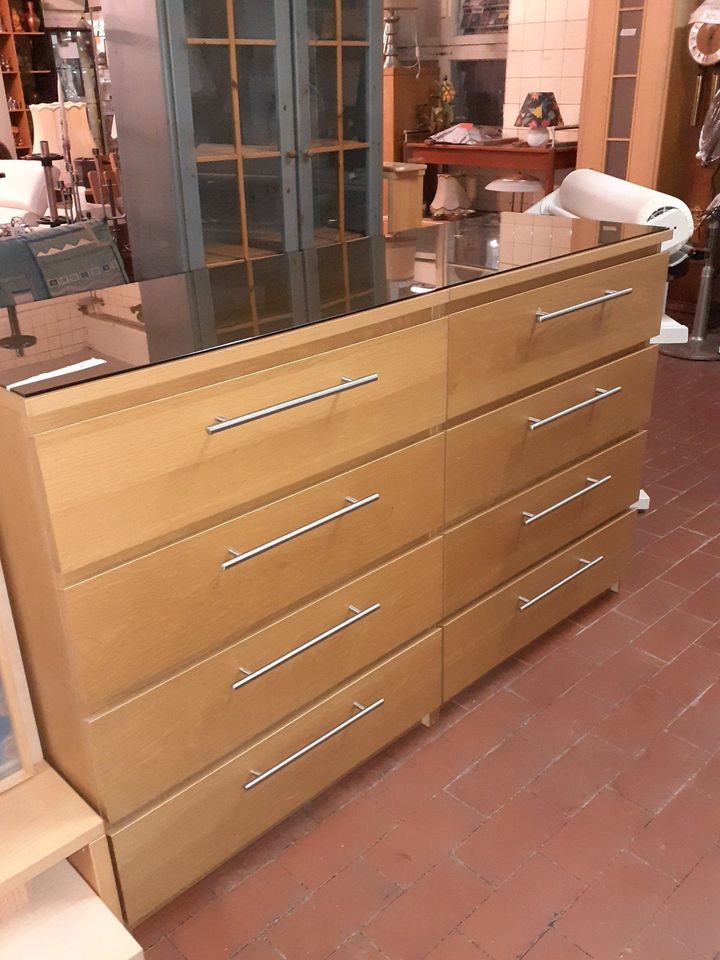 Sideboard mit Glasplatte in Solingen