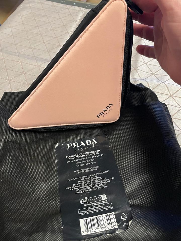 Original Prada Beauty Paradoxe Triangle Pouch Kosmetiktasche in Nürnberg (Mittelfr)