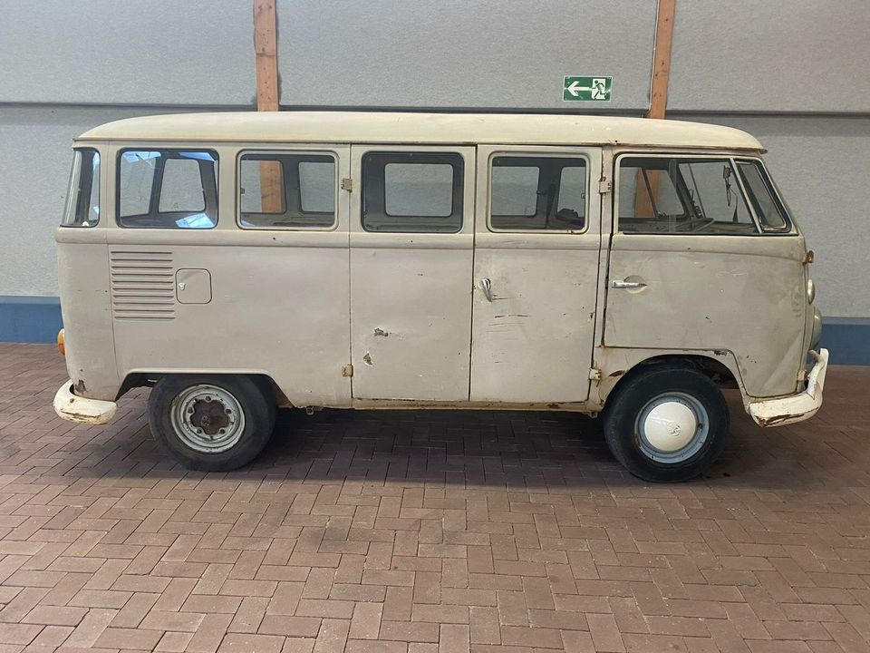 Volkswagen T1 Bus mit Scheiben Restaurierungsobjekt Verzollt in Sottrum