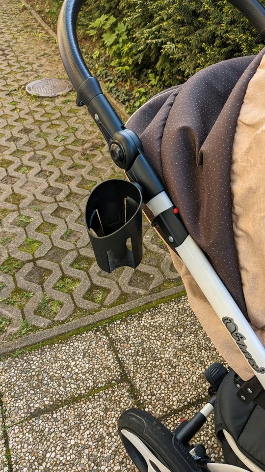 Kinder- / Kombiwagen mit Isofix Halterung in Magdeburg