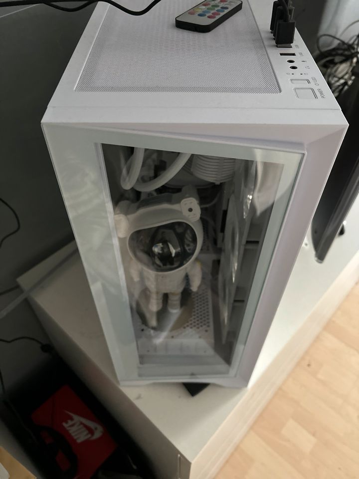 Gaming PC White Build 5800x3d RTX 4070“ in Kiel