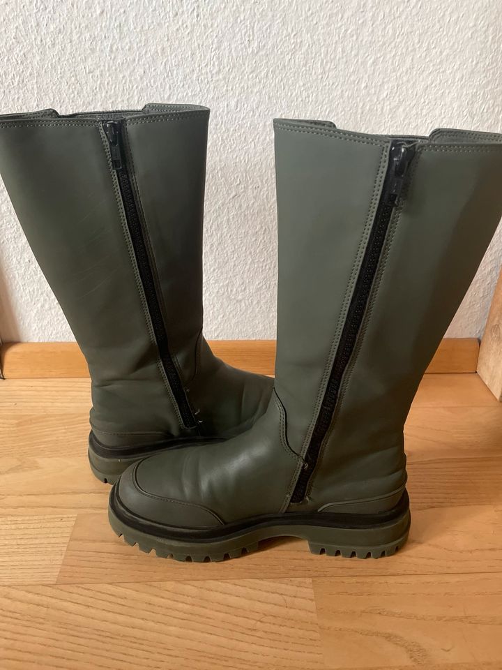 Stiefel Zara 35 in Vilgertshofen