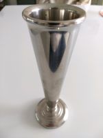 Edelstahl Vase, Vintage, ca. 20 cm Hoch Essen - Frillendorf Vorschau