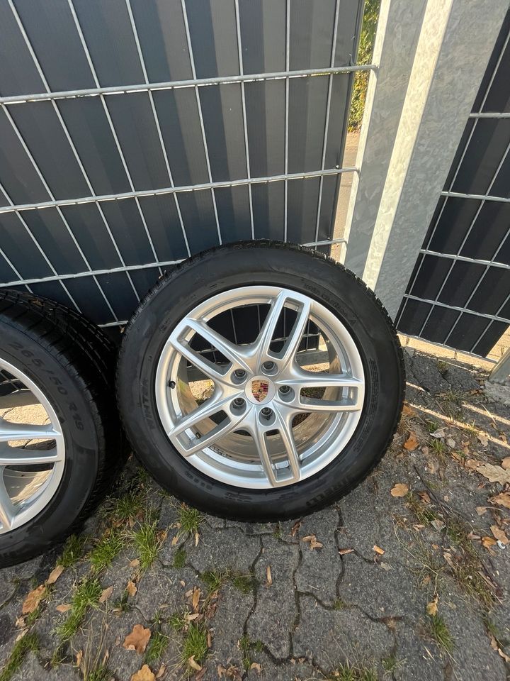 Porsche Cayenne Winterreifen 265/50 R19 in Stadtallendorf