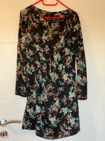 Langarm Kleid mit florealen Muster Nordrhein-Westfalen - Hürth Vorschau