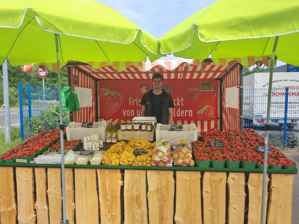 Erdbeerstandverkäufer/in- der süßeste Job der Welt in Lohmar in Neunkirchen-Seelscheid