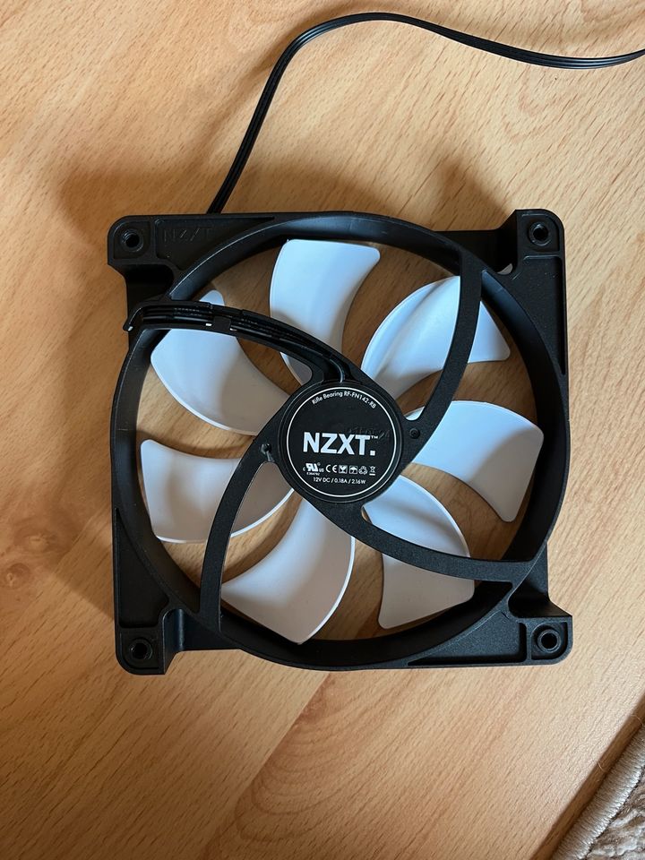 NZXT RF-FN142-RB PC-Gehäuselüfter 140mm in Berlin