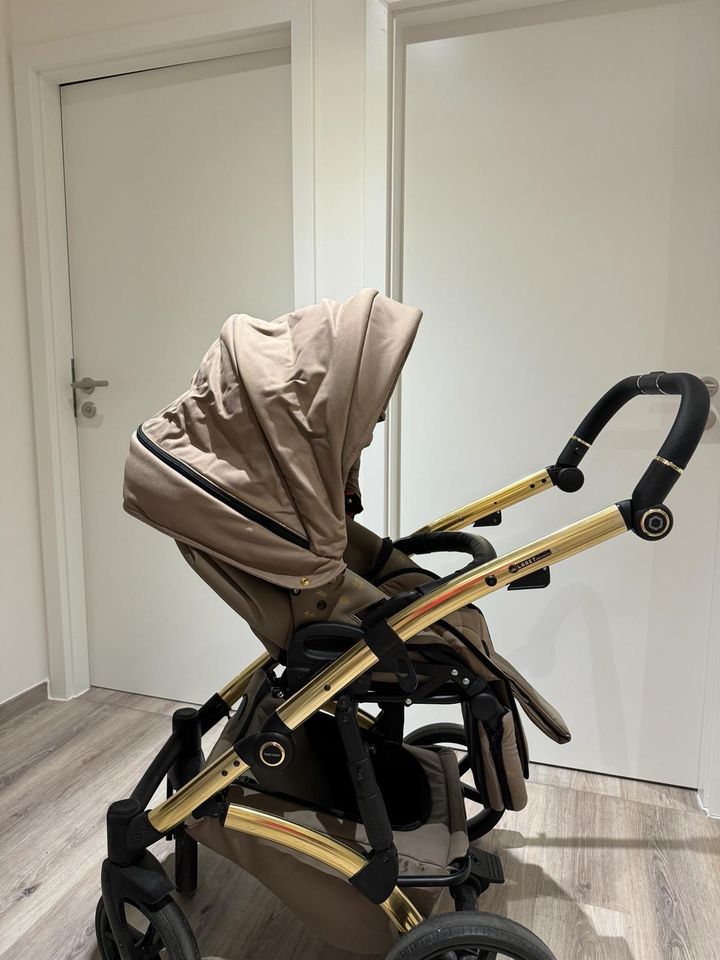 Kinderwagen mit Zubehör in Neu Ulm