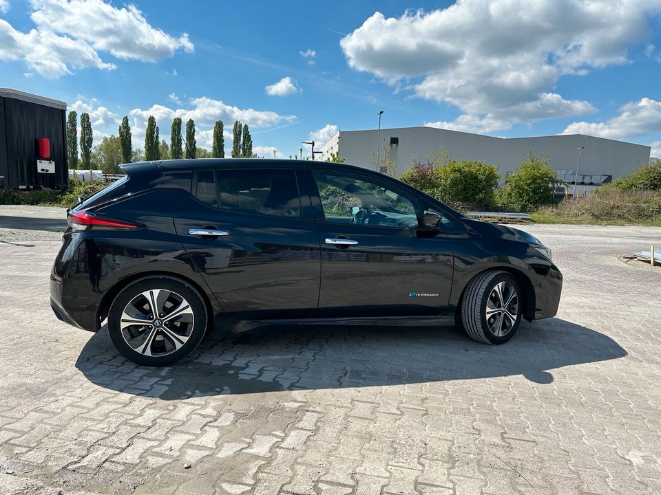 Nissan Leaf (N- Connecta) in Bad Lippspringe