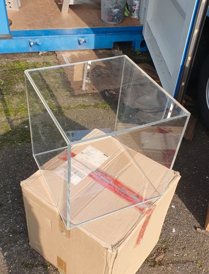 Acrylglaswürfel / Plexiglas Cubes - Bestelltisch / UVP: 159,- EUR in Köln