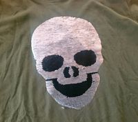 Manguun Langarmshirt 158/164 Khaki SKULL silber T-Shirt Nordrhein-Westfalen - Jüchen Vorschau