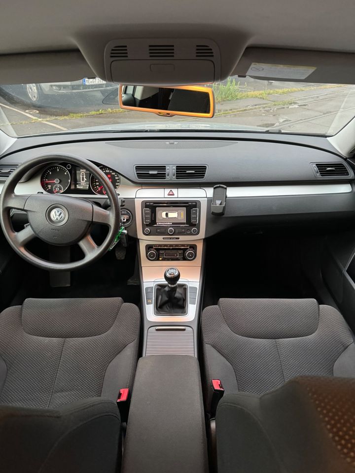 Volkswagen Passat VARIANT 2.0 TDI *Euro 5 * Anhängerkupplung in Velbert