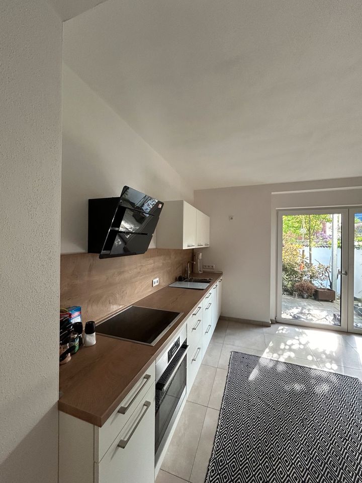 Renovierte 2,5 Zimmer Wohnung am Rennweg mit Terrasse, Stellplatz in Nürnberg (Mittelfr)