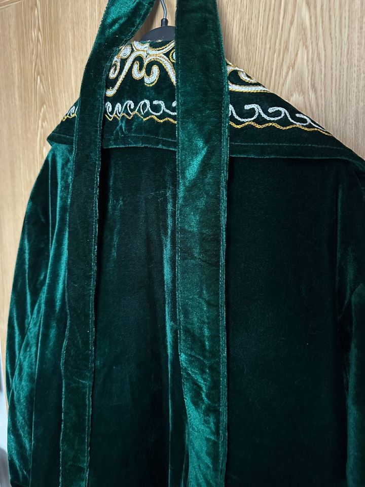 Kasachstan Mantel Herrenmantel Jacke Казахстан пальто chapan in Neuwied