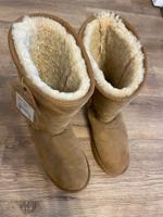 Uggs (NEU, kniehohe warme Winterstiefel) Hessen - Darmstadt Vorschau