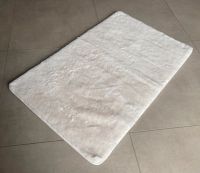 Teppich weiß flauschig 100 x 60 cm Nordrhein-Westfalen - Verl Vorschau