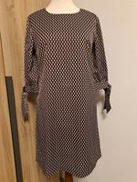 Kleid von Zero in Gr 42 Sachsen-Anhalt - Bad Duerrenberg Vorschau