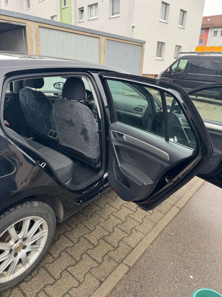 Volkswagen Golf VII 1.6 TDI Lounge BMT VII Lim. Euro 6 in Oberhausen