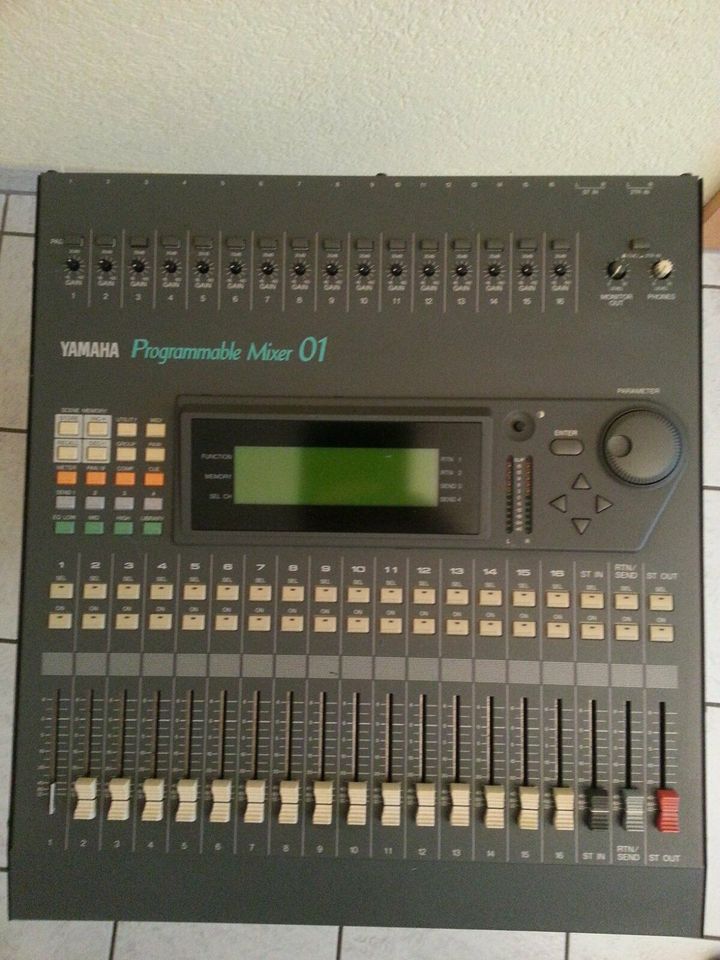 Mischpult, Yamaha Programmable Mixer 01 in Bad Königshofen