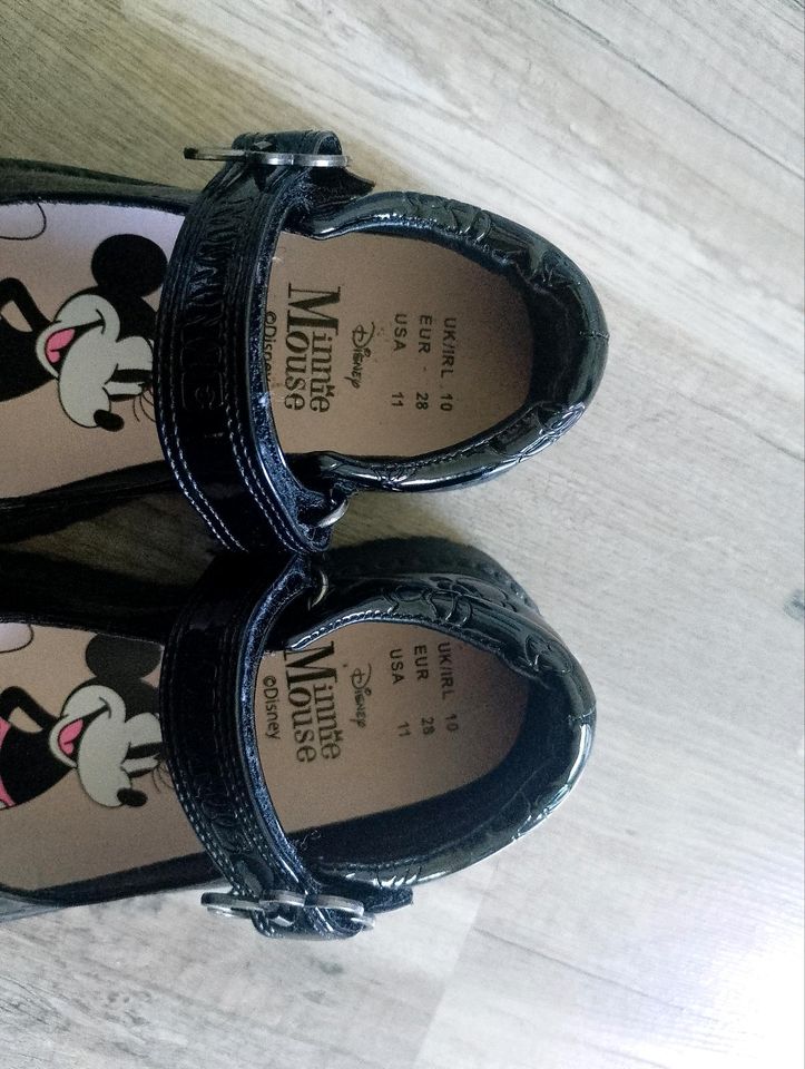 Kinder-Schuhe von Minnie Mouse Größe 28 in Kiel