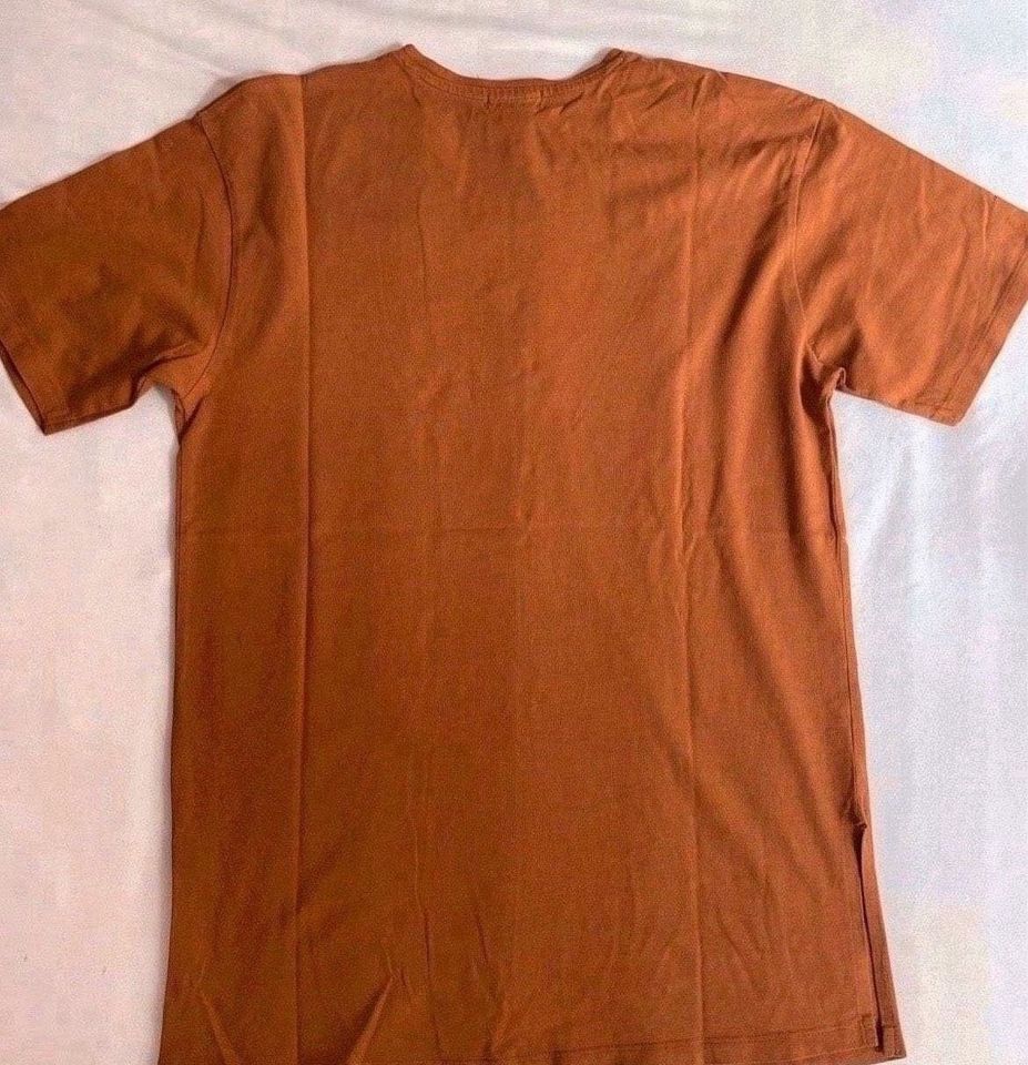 Forever 21 Herren/Damen T-Shirt Long fit Size S in Berlin