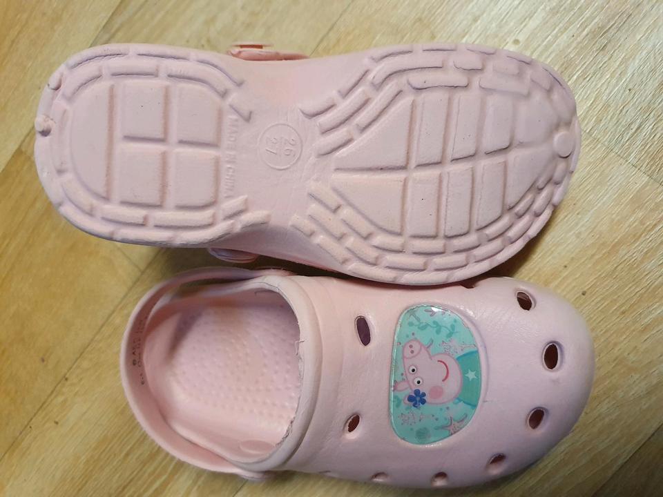 13 Paar Schuhe 27 Paket Crocs Ballerinas Adidas Stiefel Sneaker in Schönebeck (Elbe)