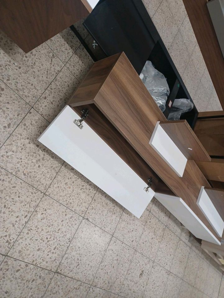 Kommode TV Wohnzimmerschrank TV Wandregal Möbel UVP 189€ in Schwalmstadt