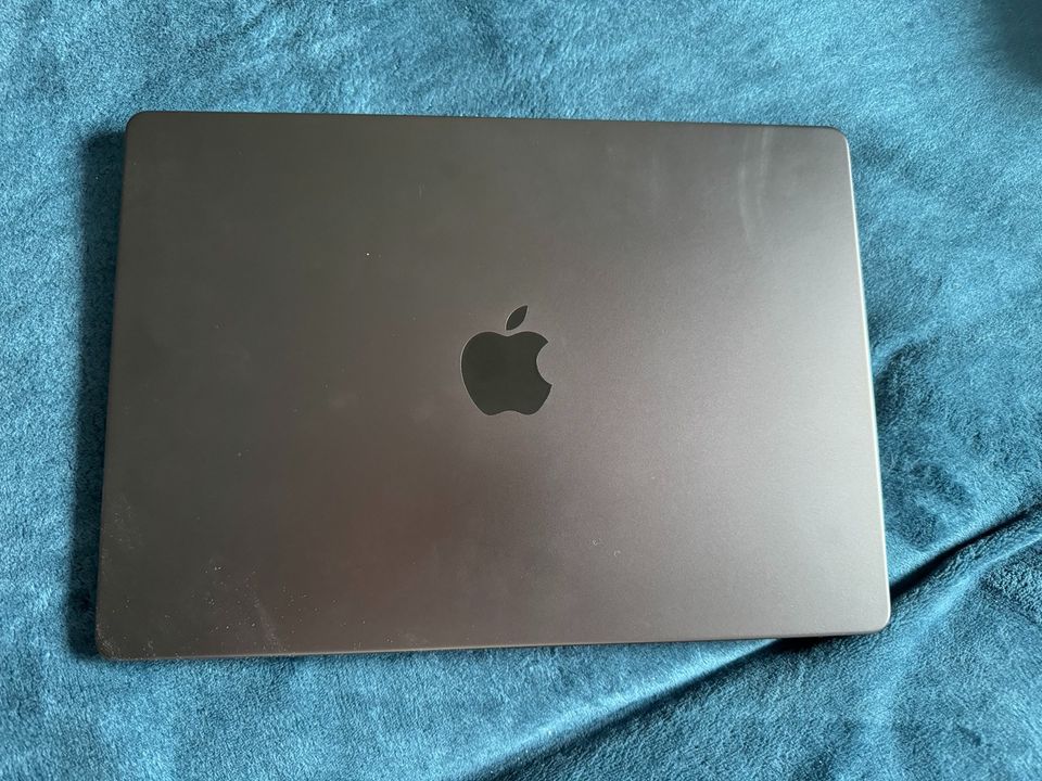Apple MacBook Pro, M3 Pro, 14 Zoll 512 GB schwarz 18 GB RAM in Chemnitz