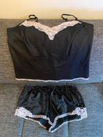 Victoria‘s Secret Hemdchen Höschen Dessous Set schwarz Spitze L Hessen - Fulda Vorschau