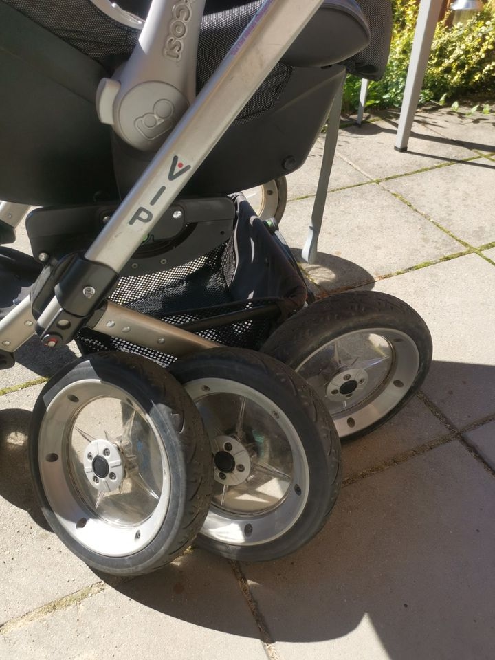 Kinderwagen Hartan VIP und Maxi Cosi Baby Autoschale in Schkeuditz