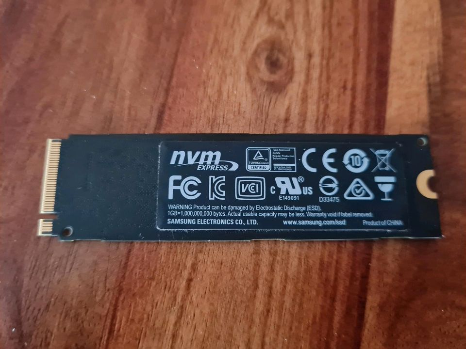 Samsung 960 EVO 250GB NVMe M.2 Festplatte 250 GB in Kenzingen