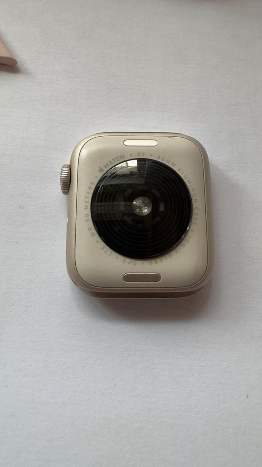 Apple Watch SE 2. Generation (2nd GEN) 40mm „Neues Glas“ in Hemau