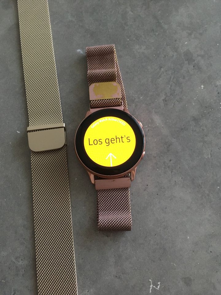 Samsung Galaxy Watch active in Windsbach