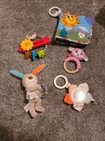 Baby Spielzeug mit Spiegeln, Rasseln und Knister-Quitschstoffbuch Nordrhein-Westfalen - Schwalmtal Vorschau