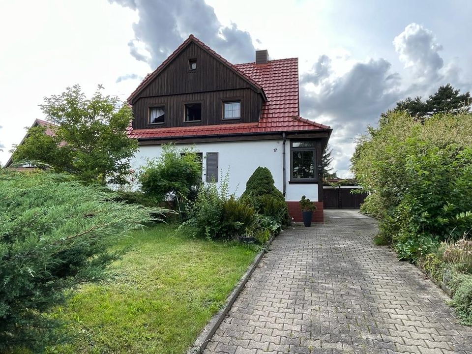 Haus mit Charakter, gelegen in einem 1570 qm großen Grundstück in Zwickau