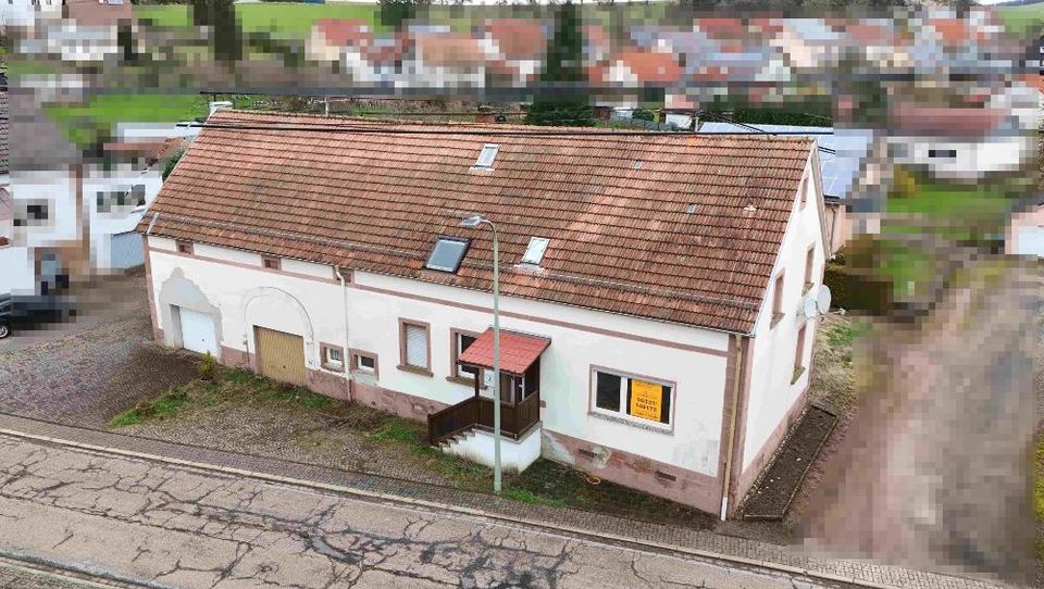 +++Großzügiges Bauernhaus mit ebenem Gartengrundstück, Scheune mit 2 Garagenstellplätzen und Erweiterungsmöglichkeit, sofort verfügbar+++ in Wahnwegen