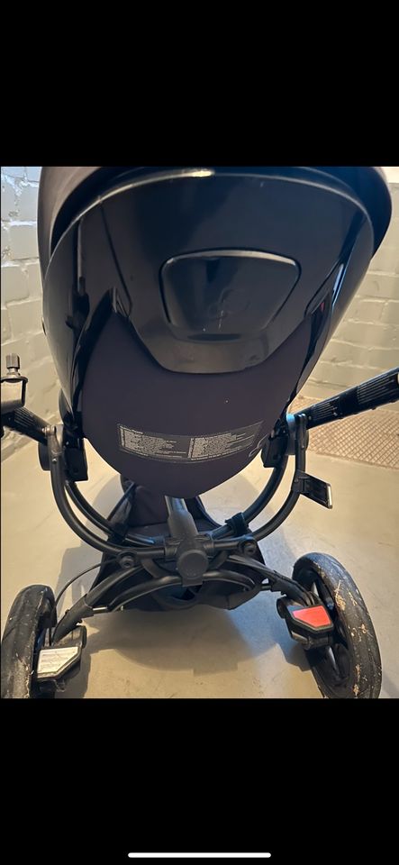 Quinny Kinderwagen mit Zubehör in Paderborn