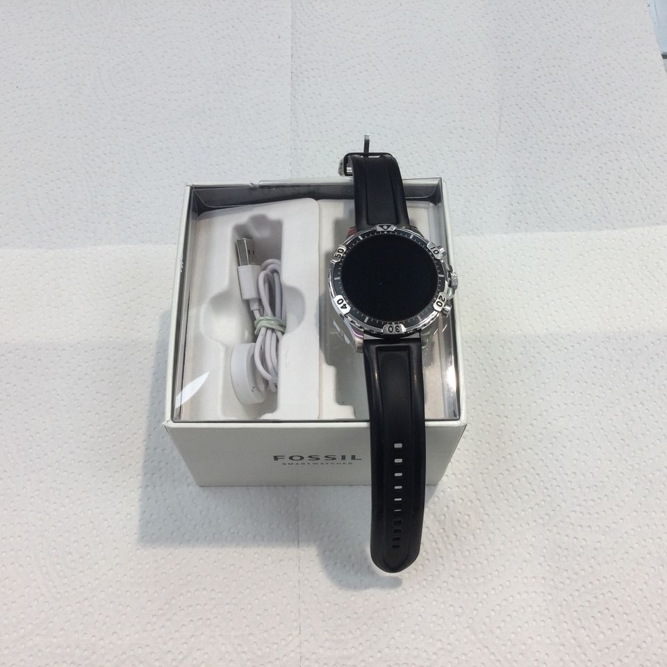 Fossil Smartwatch Gen.5 DW10F2 Garrett Herrenuhr Watch in Wiesbaden