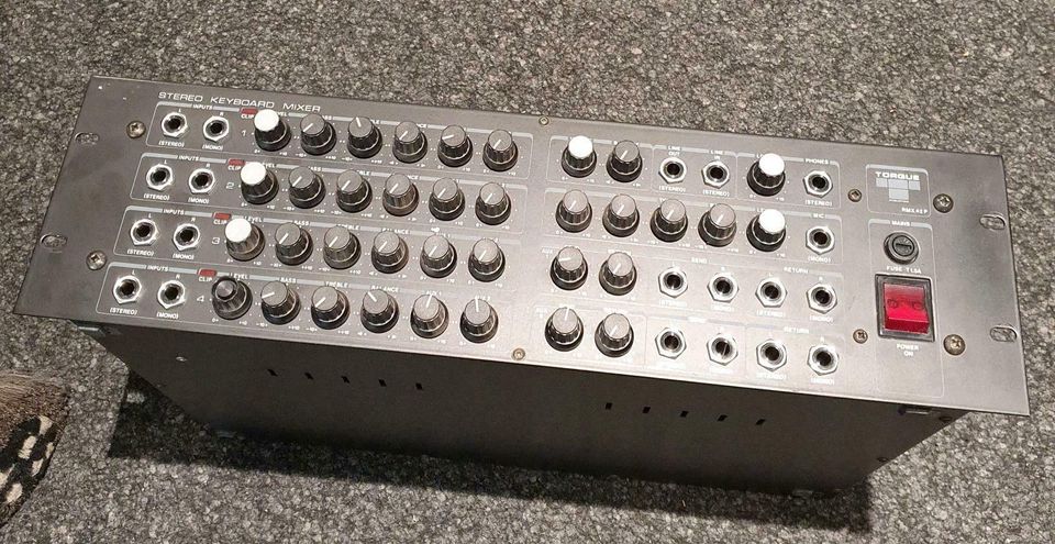 Edgeworth Stereo Keyboard Mixer mit Endstufe in Hannover